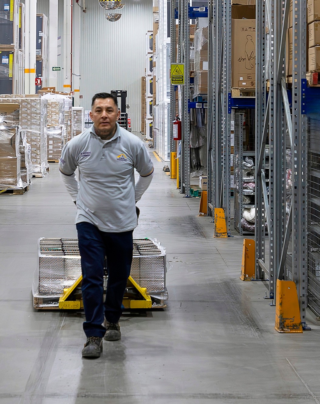 personas bajando escaleras